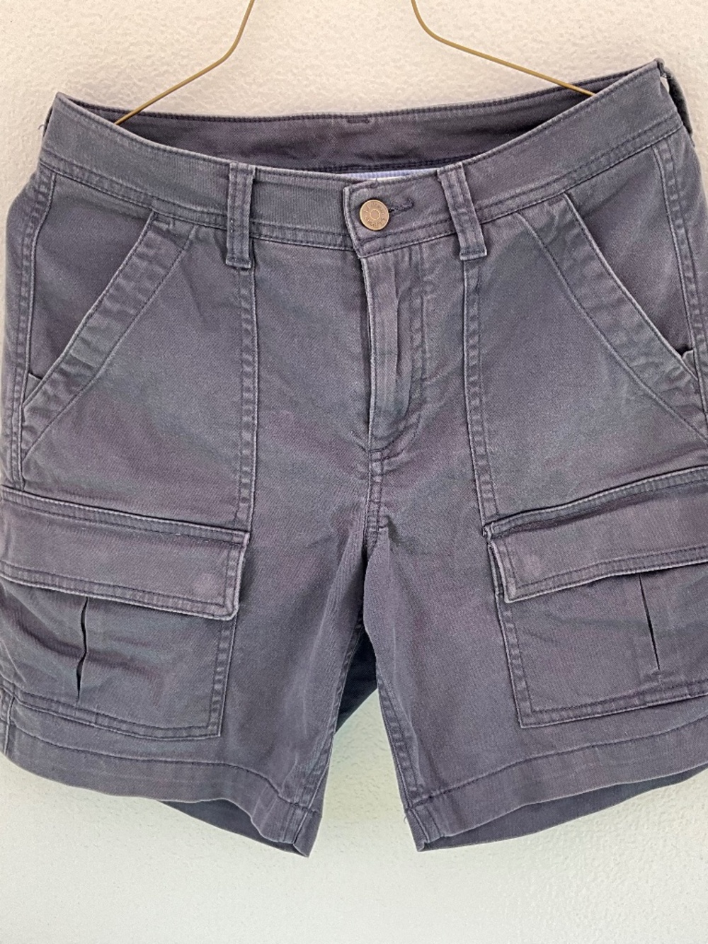 Women’s LL Bean Comfort Stretch Carbon Navy Cargo Shorts 7”
